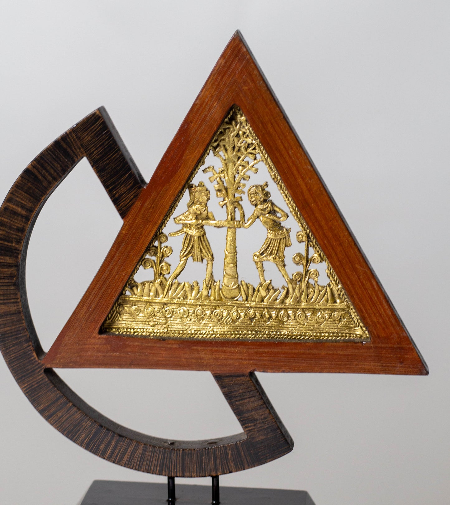 Brass Wooden Dhokra Jali Memento – Honoring Excellence with Tribal Art