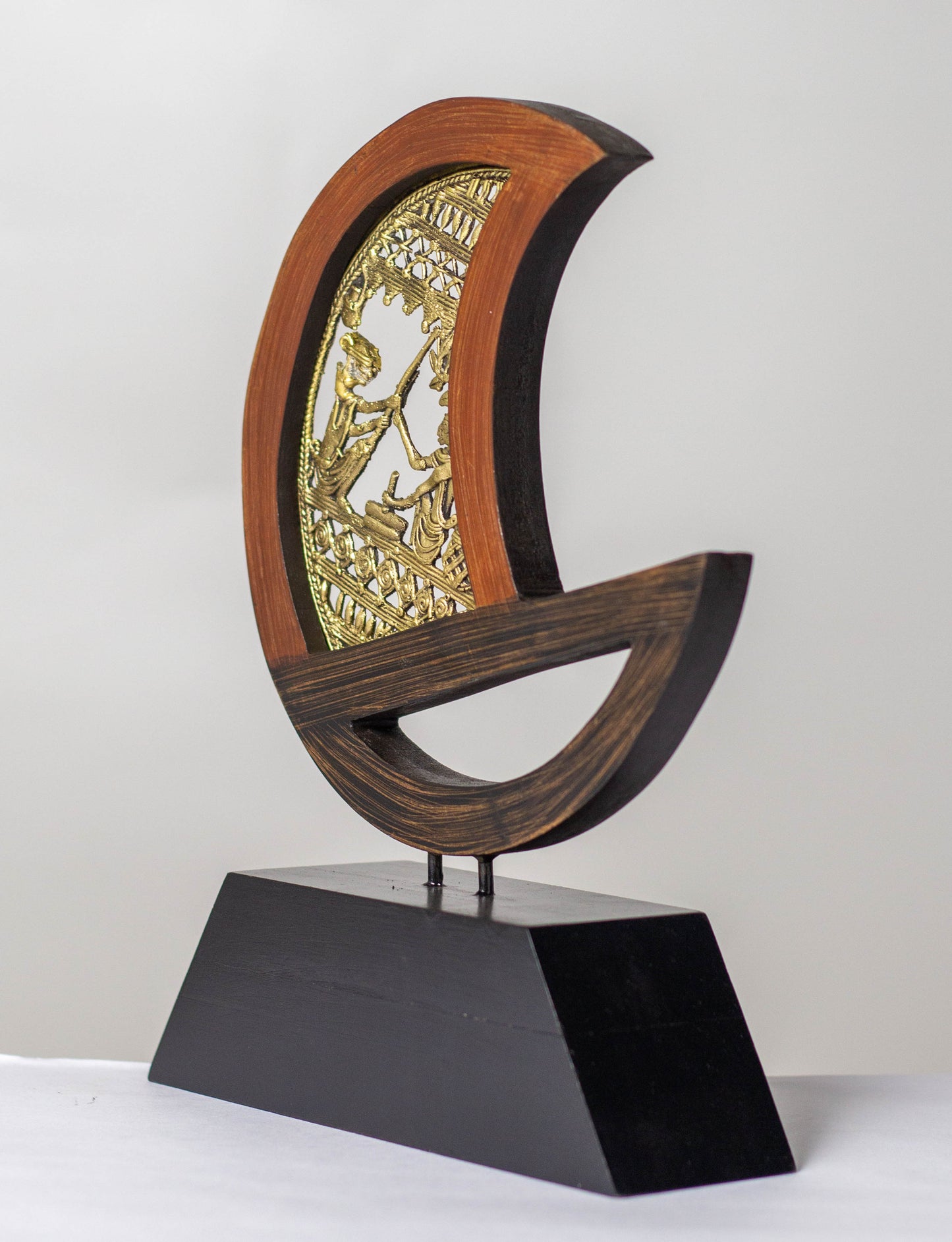 Brass Wooden Dhokra Jali Memento – A Tribute to Tribal Elegance