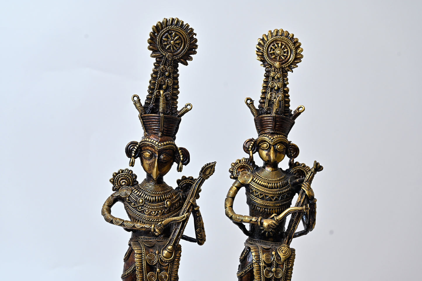 Brass Dhokra Jhitaku-Mitaki Statue – Tribal Harmony in Metal