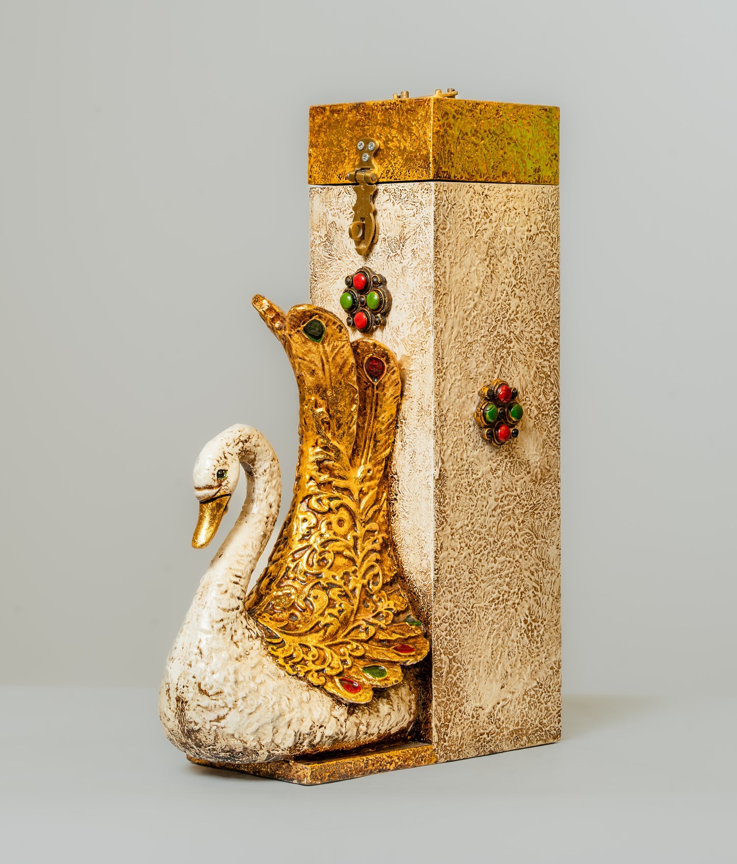 "Swan Head Polyresin Wine Holder Stand with Hand-Painted Details"