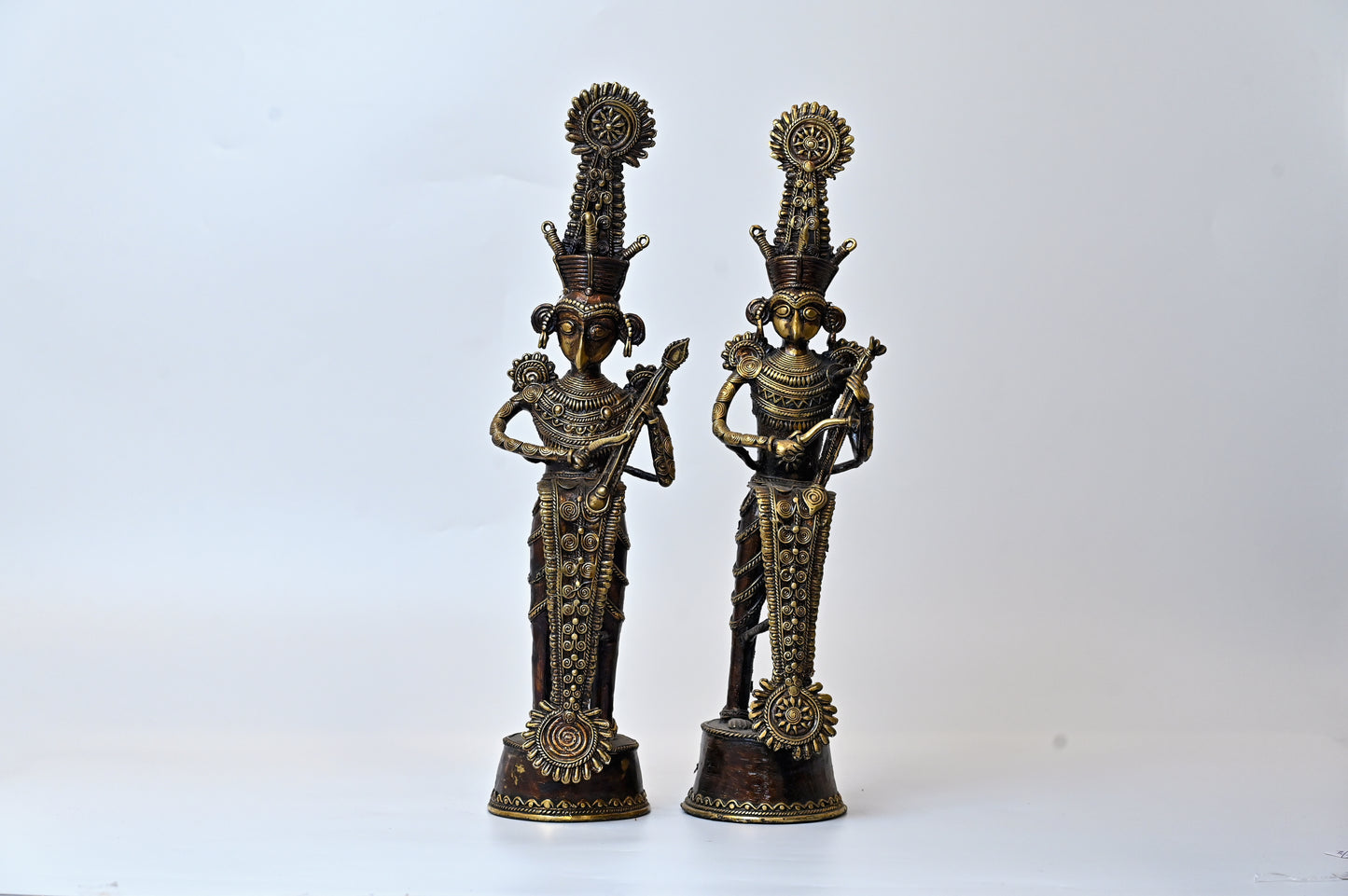 Brass Dhokra Jhitaku-Mitaki Statue – Tribal Harmony in Metal