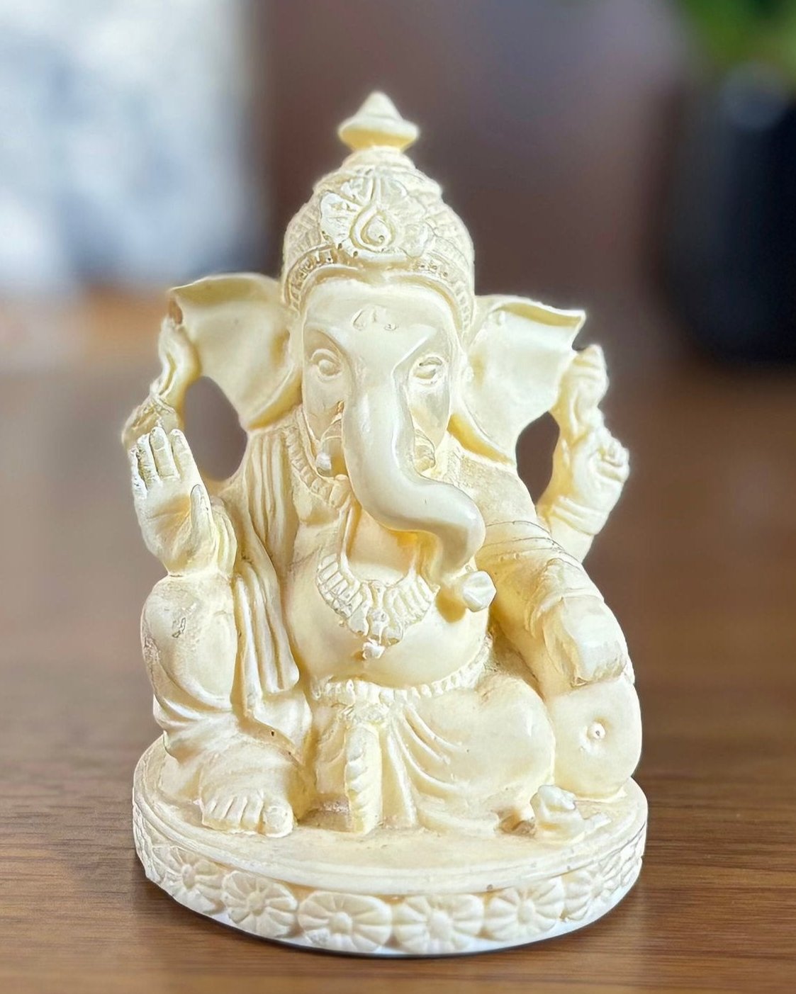 (NOT!) Ivory Ganesh Statue Medium | Resin Ganesha | 9cm